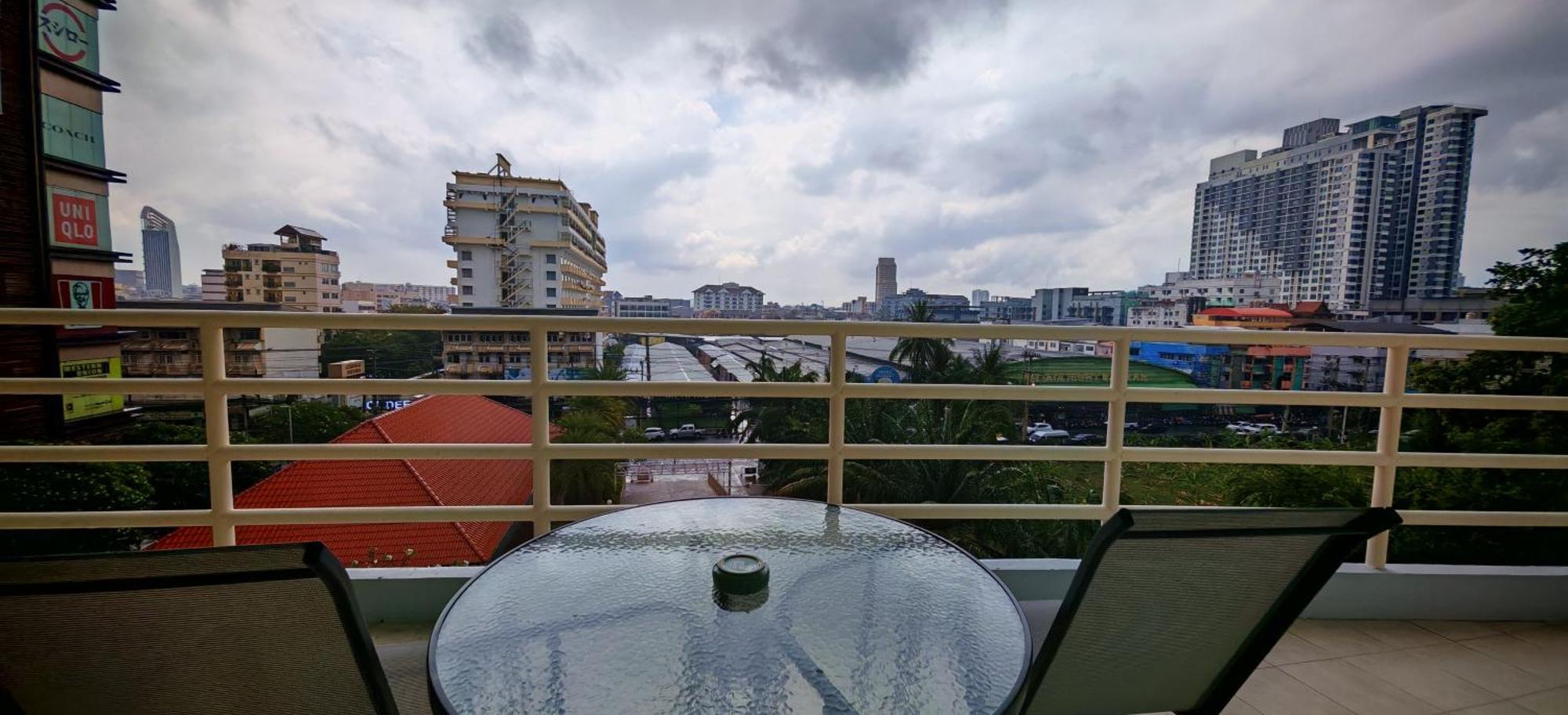 Condo Express View Talay 6 Pattaya Exterior foto